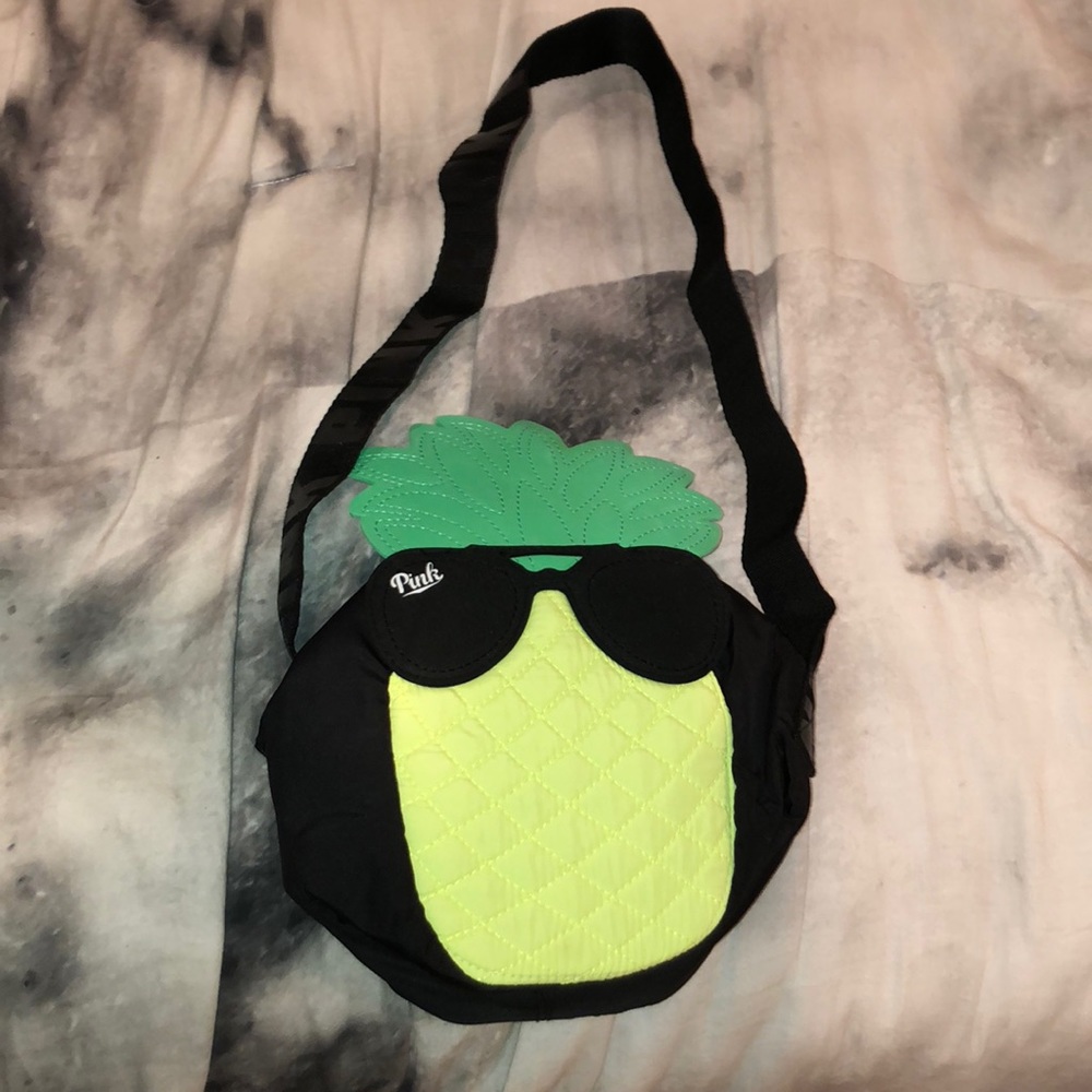 PINK Victoria’s Secret pineapple lunch tote
